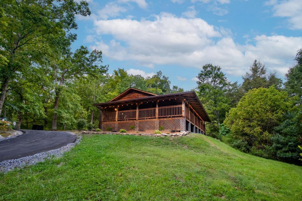 Forest Home Hot Tub Fire Pit Pool Table Pigeon Forge Ngoại thất bức ảnh