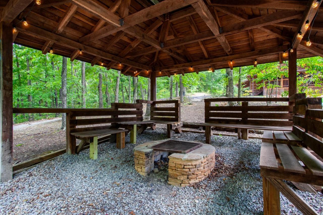 Forest Home Hot Tub Fire Pit Pool Table Pigeon Forge Ngoại thất bức ảnh