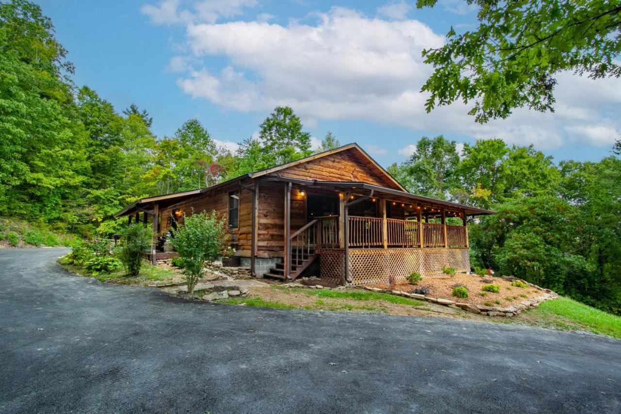 Forest Home Hot Tub Fire Pit Pool Table Pigeon Forge Ngoại thất bức ảnh